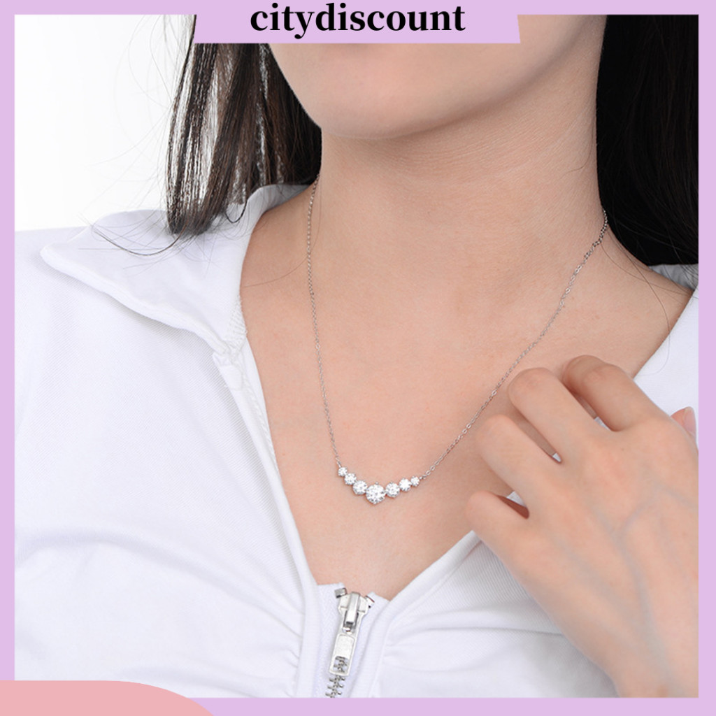<citydiscount> จี้สร้อยคอผู้หญิงสร้อยคอสร้อยคอคริสตัลประกายสําหรับพรหมพรรคและออกเดทเครื่องประดับหรูหราสําหรับผู้หญิงในเอเชียตะวันออกเฉียงใต้