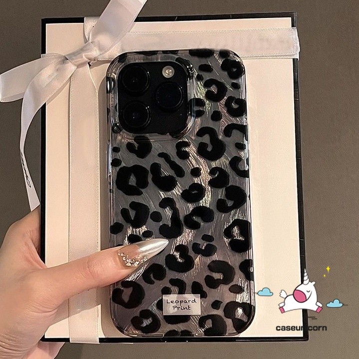 แฟชั่น Retro การ์ตูน Cool เสือดาวพิมพ์แท็กสําหรับ IPhone 16 15 13 11 12 14 Pro MAX XR 7Plus XS MAX X 16 8 7 15 14 Plus SE 2020 สร้อยข้อมือหรูหรา Feather เส้นด้ายนุ่ม