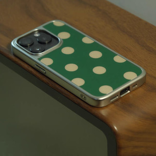 Huiwanju retro สีเขียวรอบ polka dot ไฟฟ้าขอบเงินสําหรับ iPhone16promax โทรศัพท์มือถือกรณี ip15pro กรณี 14/13/12/11