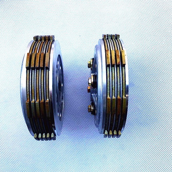 วันก่อสร้างฉงชิ่ง 125 YBZ125 Tianji 125 ชุดคลัทช์รถจักรยานยนต์ Xiaogu Assembly 7V9M