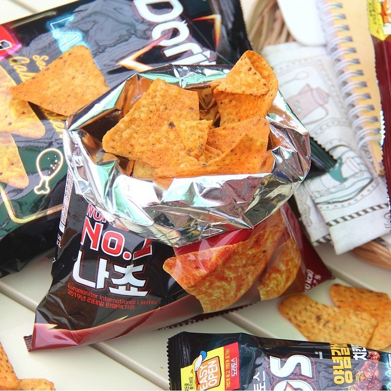 เกาหลีนําเข้า Lotte Doritos Doritos Corn Chips ชีสมันฝรั่งไก่ย่างขยายของว่างสบายๆ#2025.5.14#