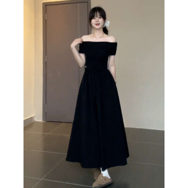 vynn official กางเกงขาบานสไตล์ฝรั่งเศส เดรสสีดำไหล่เดียวสไตล์ฝรั่งเศสแบบใหม่ปี2025เดรสยาวเก็บเอวดูดี