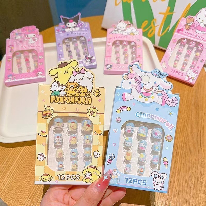 Kids Sanrio สติ๊กเกอร์ติดเล็บ Kuromi Melody Nail Art 3D สวมใส่เล็บการ์ตูนน่ารักความงาม