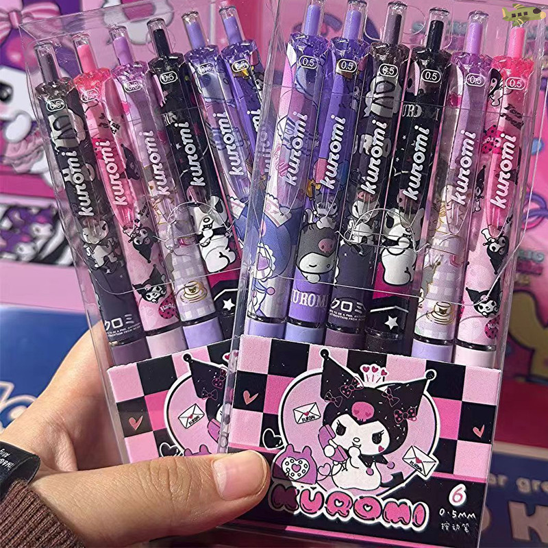 [UN] 6 ชิ้น/เซ็ต Sanrio การ์ตูนเจลปากกา Kawaii Hello Kitty Kuromi Cinnamoroll เครื่องเขียน 0.5 สีดําพร้อมตะขอโลหะสํานักงานเขียนปากกา TH