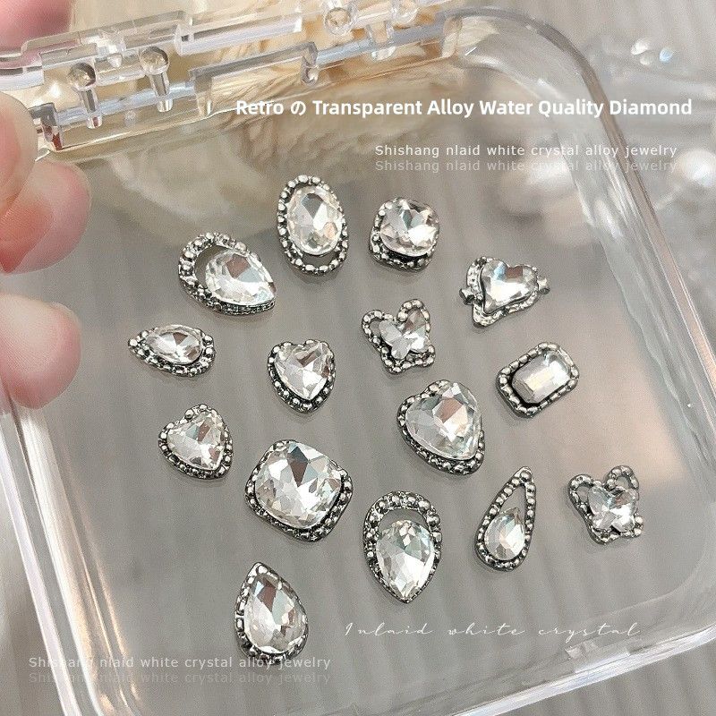 เครื่องประดับเพชรเล็บโลหะผสมคริสตัลสีขาวหรูหราฝังแสง / ผีเสื้อไขมันสามมิติเงารักการตกแต่งเล็บหยดน้ำ / ทำเล็บมือแบบ DIY