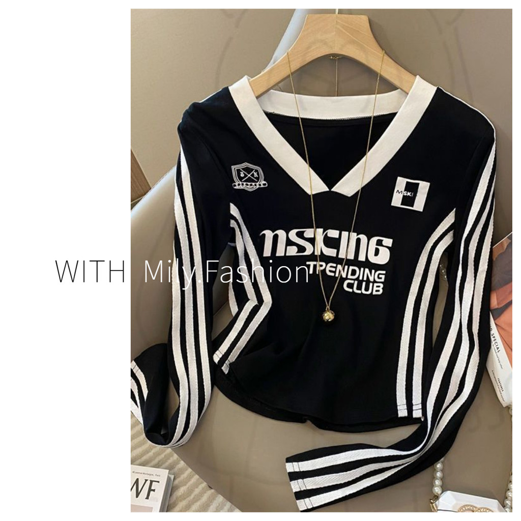 Milyfashion เสื้อยืดแขนยาวพิมพ์ลายตัวอักษรแฟชั่นคอวีอารมณ์แฟชั่นผู้หญิง2024ต้นฤดูใบไม้ผลิรุ่นใหม่เสื้อสไตล์ตะวันตก