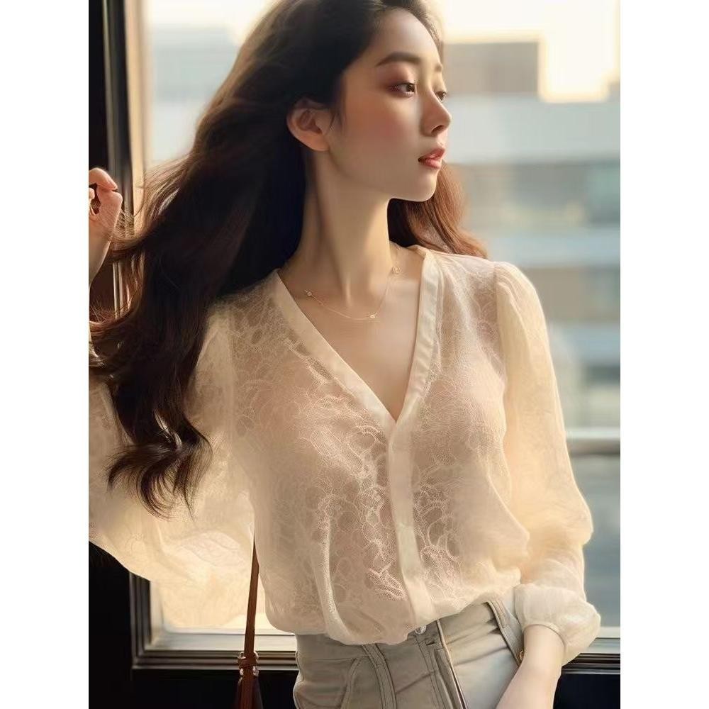เสื้อลูกไม้อ่อนโยนและหรูหรา ดีไซน์เฉพาะพร้อมซับใน สินค้าใหม่