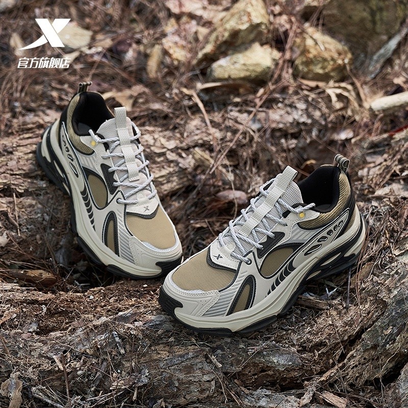 XTEP/TEP รองเท้าเดินป่ารองเท้าผู้ชายกลางแจ้ง Anti-slip Shock-absorbing รองเท้าลําลองสวมใส่ Tomahawk 