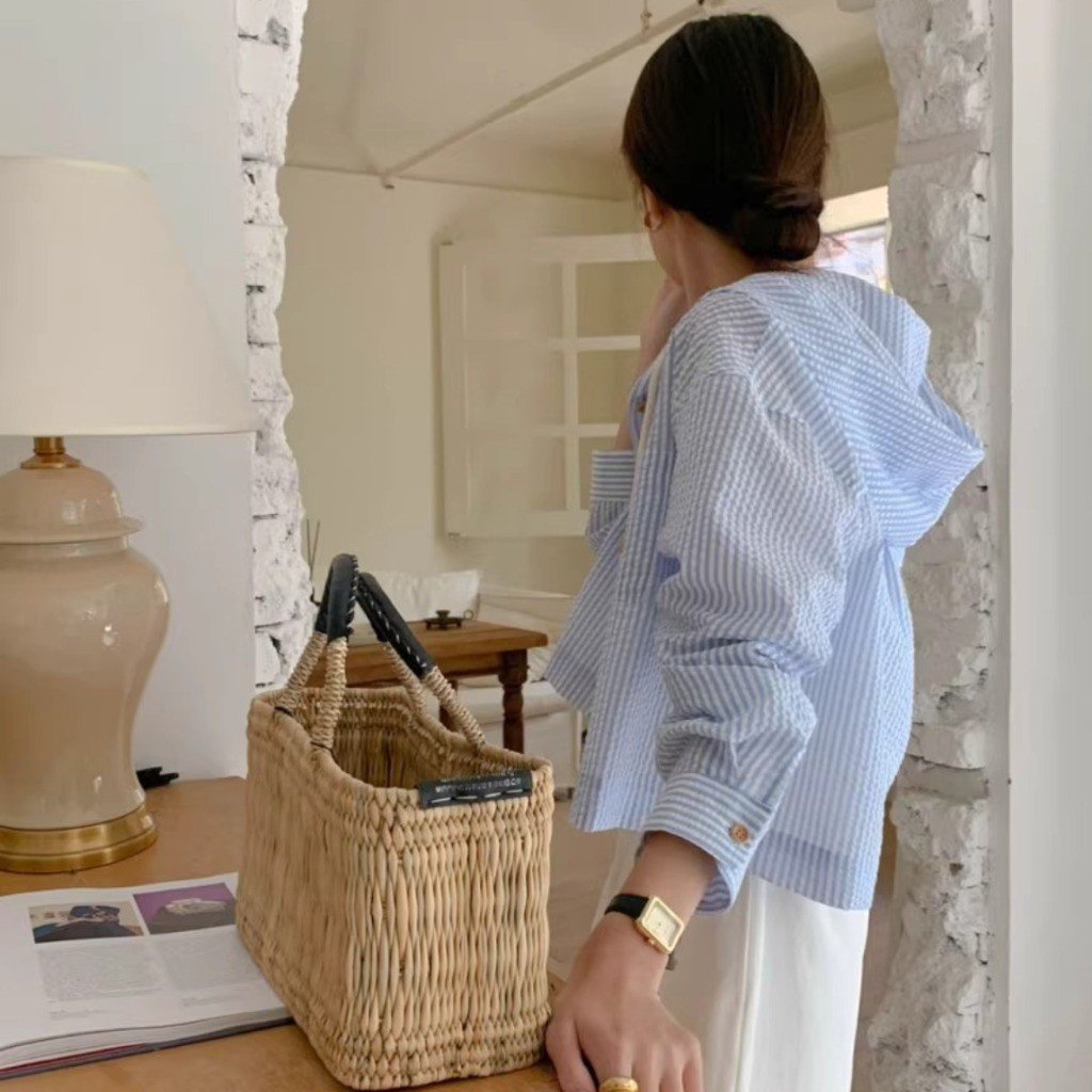 (พร้อมส่งจากกรุงเทพ🇹🇭) เสื้อฮู้ดแขนยาวฤดูร้อนใหม่ของผู้หญิงเสื้อคาร์ดิแกนหลวมลายทางเสื้อกันแดด - รูปที่ 2