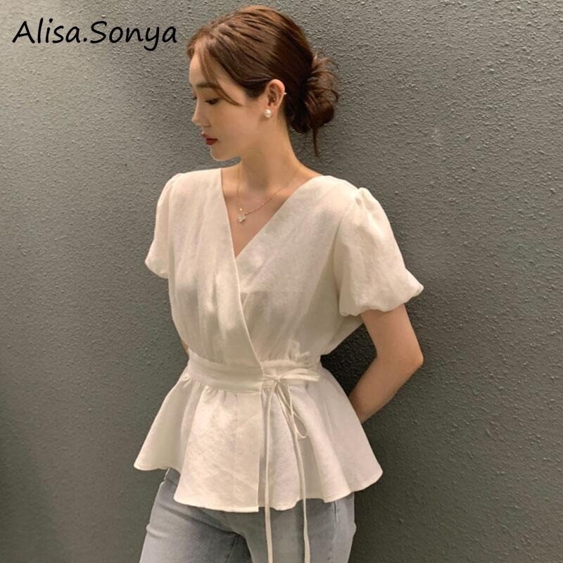 Alisa.Sonya เสื้อคอวีผูกไขว้ช่วงเอวเข้ารูปแขนพองระบายสำหรับผู้หญิง 24AST0351