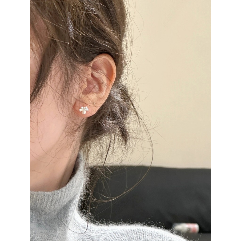 Mini Butterfly Knot Pearl Stud รูปที่ 4