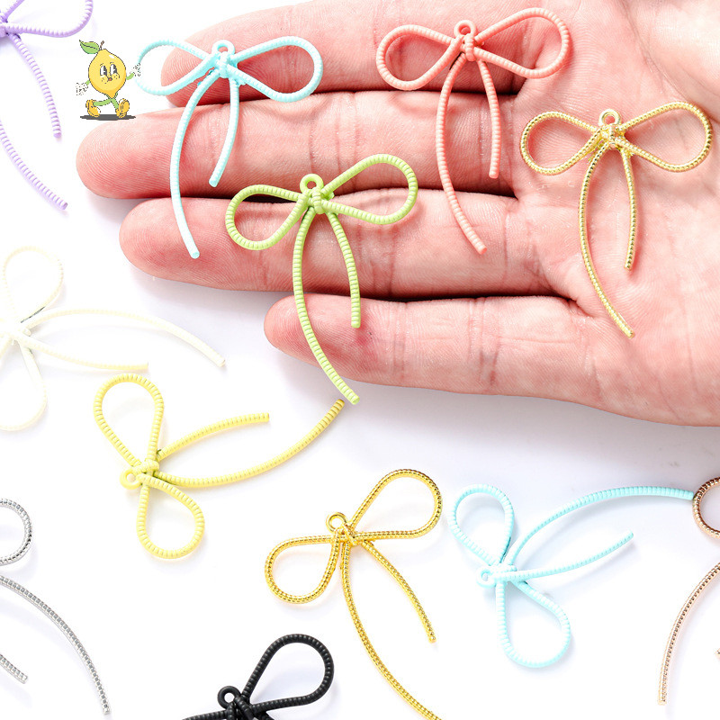 [mozh] 2 ชิ้นสไตล์คุณภาพสูง Bow Charm สําหรับผู้หญิงสาวสร้างสรรค์ต่างหูเรียบง่ายสร้อยคอ Ch DIY เครื่องประดับทําอุปกรณ์เสริม [TH]