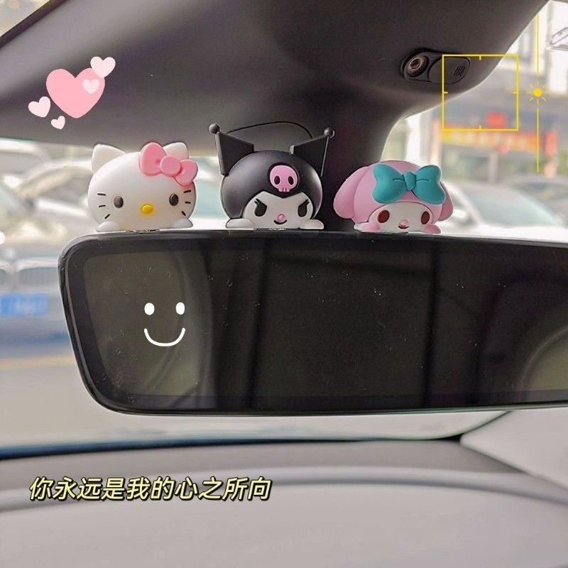Kuromi kitty Cat กระจกมองหลังตกแต่งคอนโซลกลางรถแดชบอร์ดตกแต่งตุ๊กตาน่ารักภายในรถ