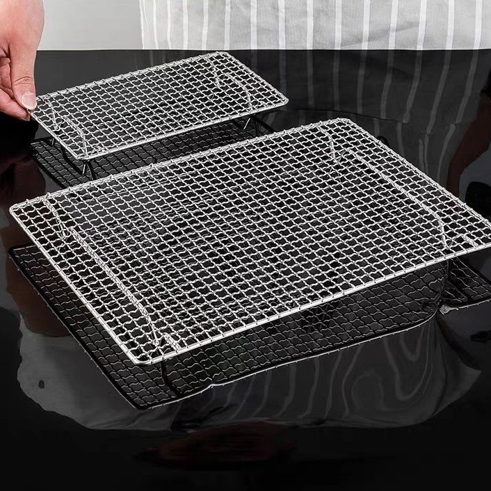 304 สแตนเลสบาร์บีคิวตาข่ายสี่เหลี่ยมที่มีฟุตระบายน้ําน้ํามันระบายน้ําแร็คอบอบแห้งตาข่ายกลางแจ้งบาร์บีคิวตาข่ายแร็ค20250725