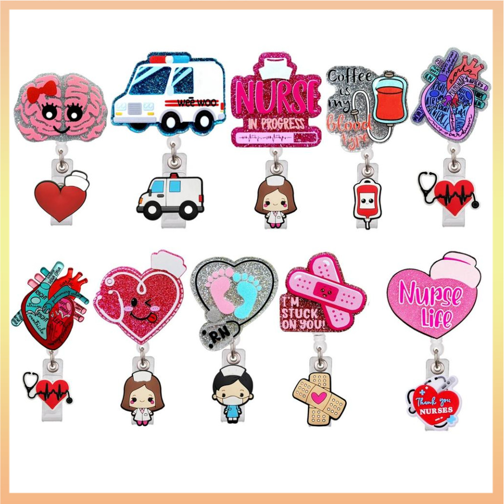 ทางการแพทย์อะคริลิค Glitter Pill Heart Retractable Badge Reel หมุนได้จระเข้คลิป ID Badge Holder สําหรับพยาบาลหมอ