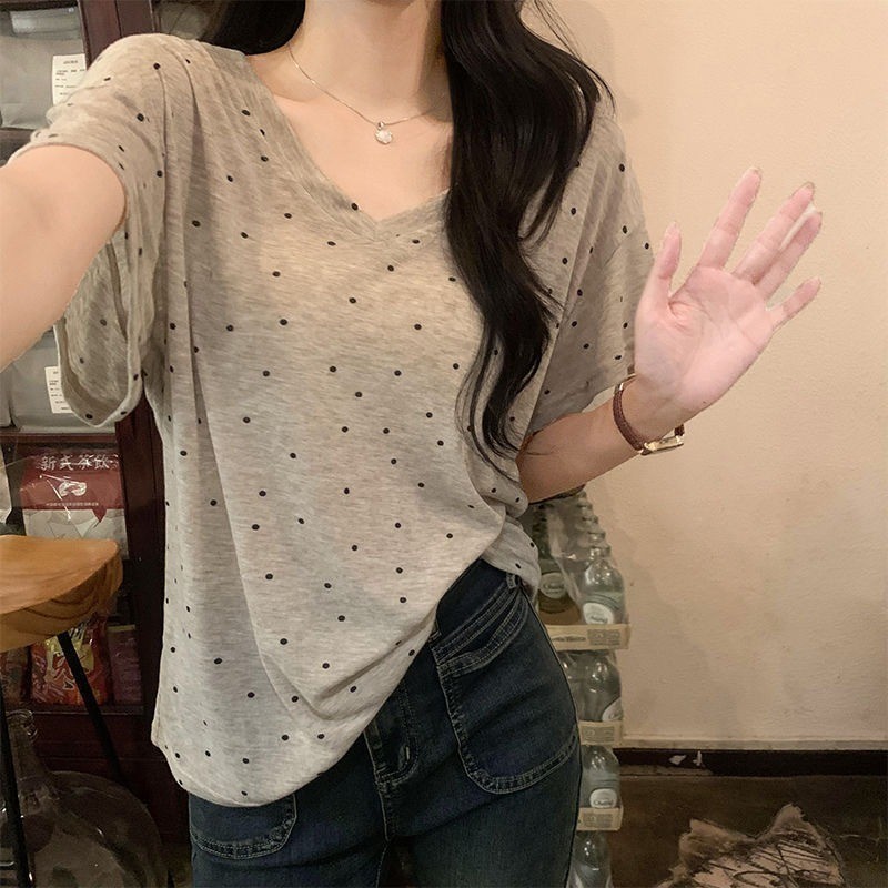 Beeเวอร์ชั่นเกาหลีเวฟจุดคอวีเสื้อยืดผู้หญิงแขนสั้นด้านบนใหม่(จัดส่ง 24 ชั่วโมง)