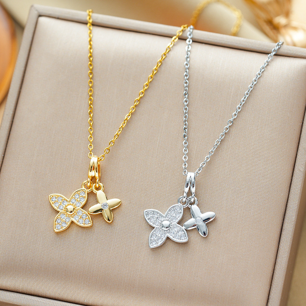 สร้อยคอมุกพวงดอกไม้ Four-Leaf แบบประณีตและหรูหรา สไตล์คลาสสิกร่วมสมัย เพื่อเสริมลุคให้สวยงาม
