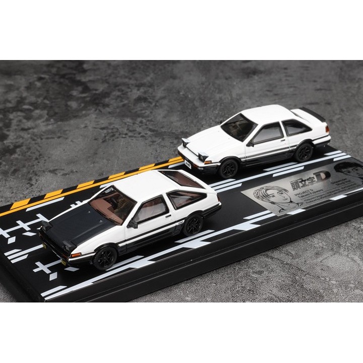 SG SELLER อะนิเมะญี่ปุ่น Club 1: 64 Initial D AE86 Takumi Shinji Showdown ฉากโมเดลรถโลหะผสม