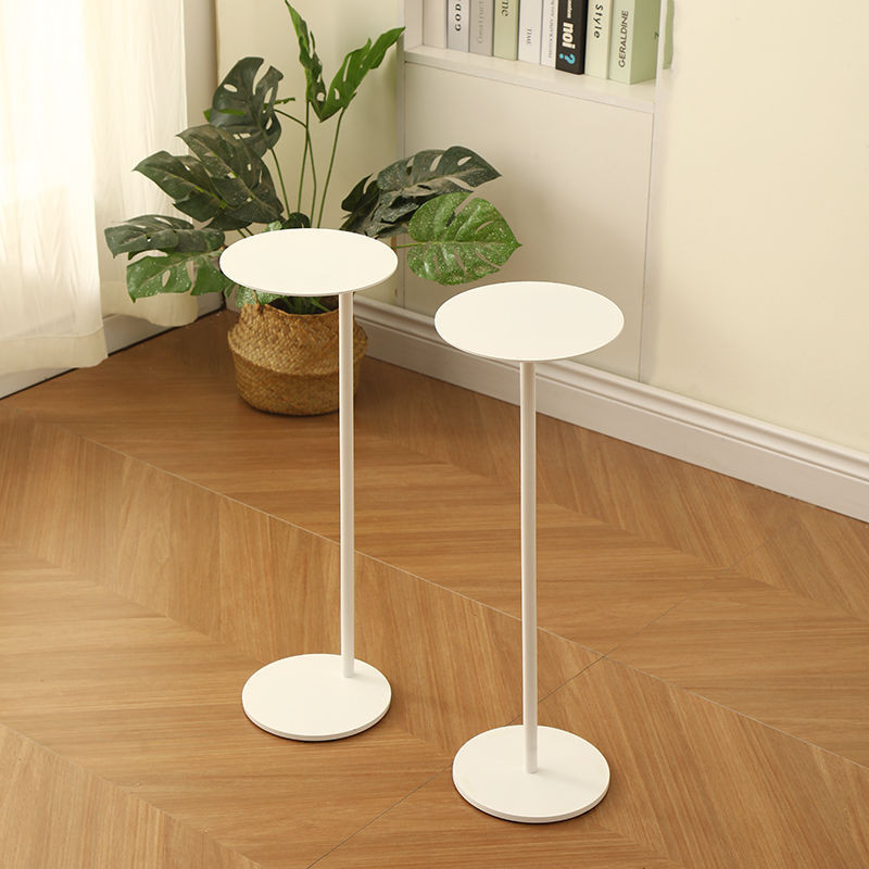 โต๊ะกาแฟขนาดเล็ก, ห้องนั่งเล่นอเนกประสงค์, โต๊ะข้างเตียงขนาดเล็ก, ตู้อเนกประสงค์, โต๊ะกลมขนาดเล็ก