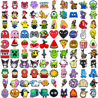 เครื่องประดับรองเท้า PVC ลายการ์ตูน 100 ชิ้นพร้อมปุ่ม