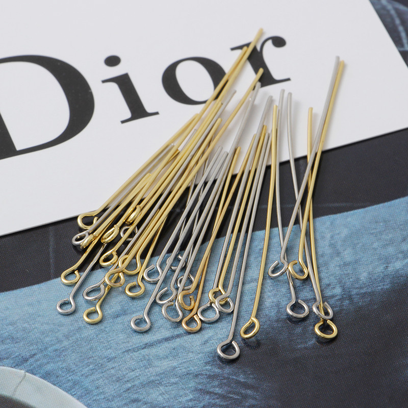 ต่างหูและเครื่องประดับผม ออกแบบเอง ทำด้วยมือ จากทองแดงชุบทอง 9 karat กับลูกปัดหลากสี