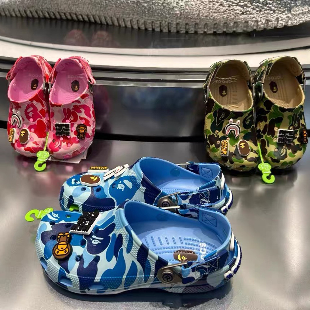 รองเท้าแตะไขว้สําหรับเด็ก/ผู้ใหญ่ Classic Clog Cross Bathing Ape Camo jibbitz