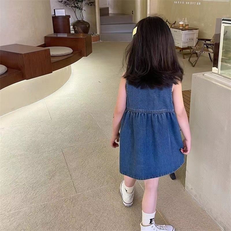 สาวแต่งตัวเสื้อผ้าที่สวยงามฤดูร้อนสไตล์ใหม่เด็กผ้ายีนส์จีบฤดูร้อน