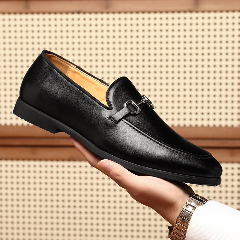 Man Loafers แฟชั่นหนังสีทึบทุกวันงานแต่งงานสีดํา Slip-On รองเท้ารอบ Toe รองเท้าลําลอง