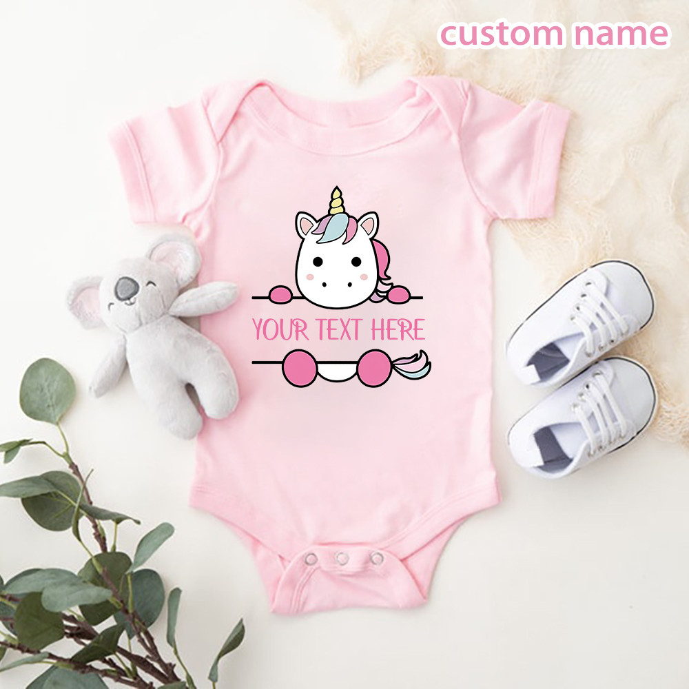 เด็กทารกการ์ตูนที่กําหนดเองยูนิคอร์นพิมพ์กราฟิก Onesie Casual & Comfy แขนสั้นลูกเรือคอ Romper สําหรับฤดูใบไม้ผลิและฤดูร้อนเด็กวัยหัดเดินหญิงเสื้อผ้าส่วนบุคคล