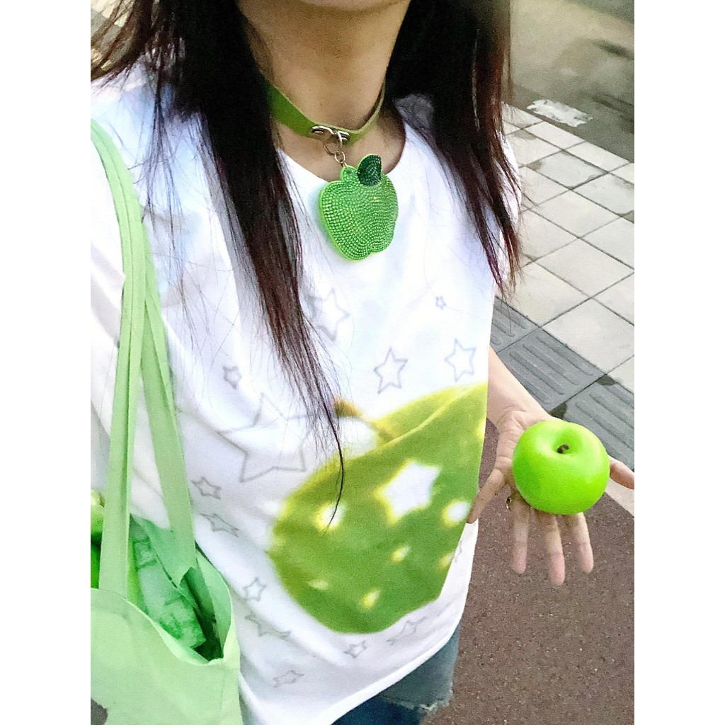 (จัดส่งตลอด 24 ชั่วโมง）Angle Official Printed T-shirt，พิมพ์ลายแอปเปิ้ลเขียว สไตล์น่ารัก