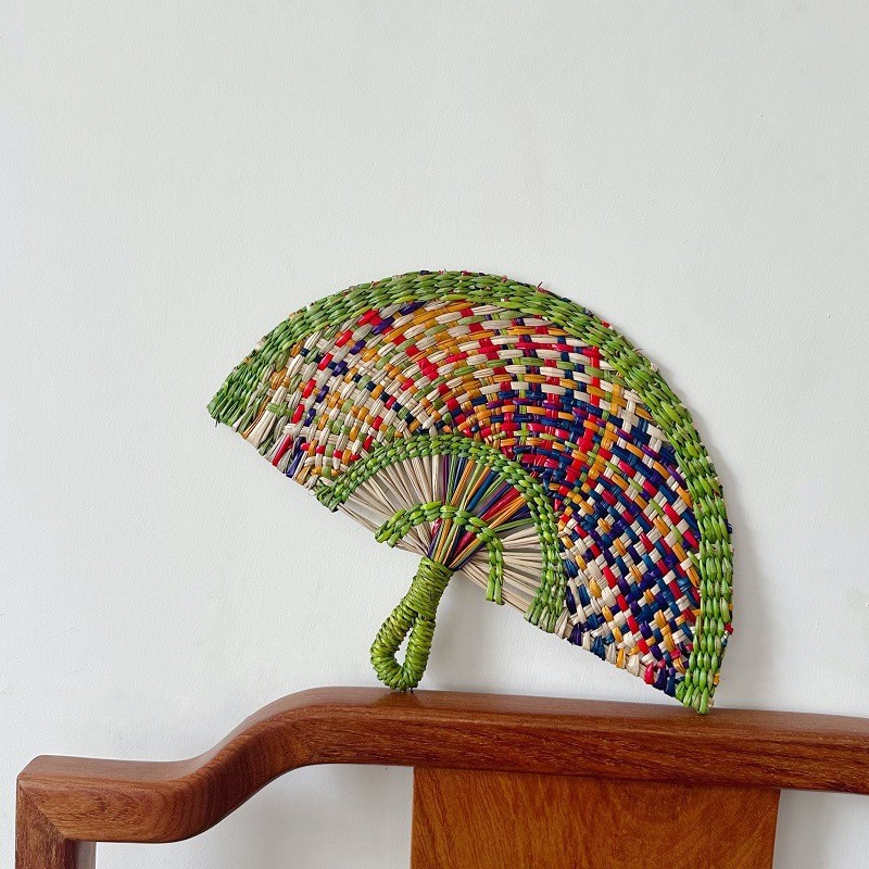 ✨พัดลมถักเวียดนาม Sea Straw พัดลมถักสไตล์ทุกวันองค์ประกอบตกแต่งผนัง B & B ตกแต่งพัดลมทําด้วยมือ 25.7