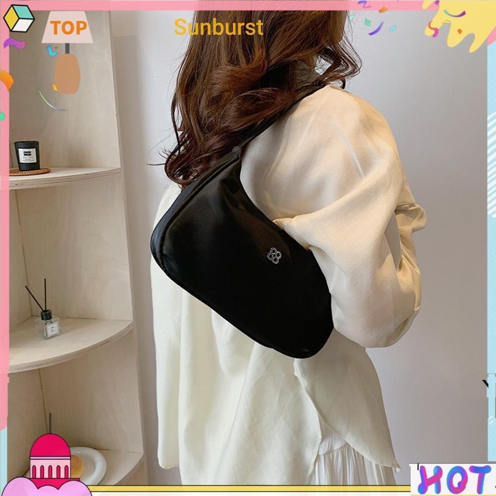 ผู้หญิงกระเป๋าสะพายหรูหราสีทึบเรียบง่ายใต้วงแขนกระเป๋ากระเป๋าเดินทางกลางแจ้ง [Sunburst11.th]