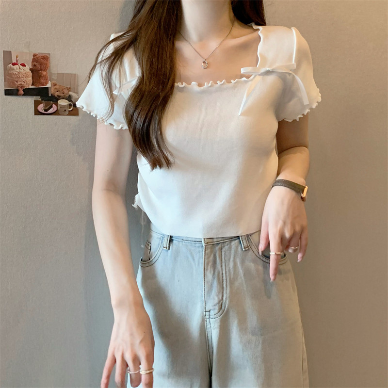 DoDo⭐️พร้อมส่ง⭐️เสื้อไหมพรมแขนสั้น คอสี่เหลี่ยม ผูกโบว์สีพื้นแต่งขอบหยัก(09005)