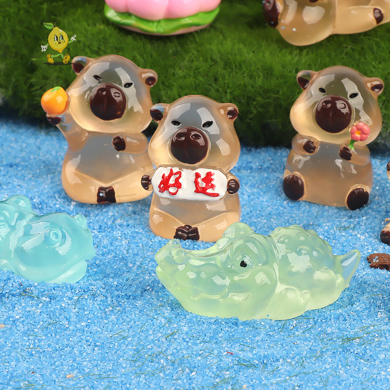 [mozh] การ์ตูนมินิส่องสว่าง Capybara ตุ๊กตาจิ๋วงานฝีมือเครื่องประดับน่ารัก Kawaii เดสก์ท็อป DIY อุปกรณ์ตกแต่งบ้านของขวัญ [TH]