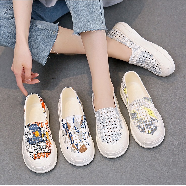 พร้อมส่ง🚚รองเท้าโลฟเฟอร์ผู้หญิง ส้น4ซม. เย็นสบาย EVA นุ่มสบาย กันลื่น ครอคส์ รองเท้าแตะ ใส่สบาย ฤดูร้อน ส่งจากไทญ P-036 สินค้า