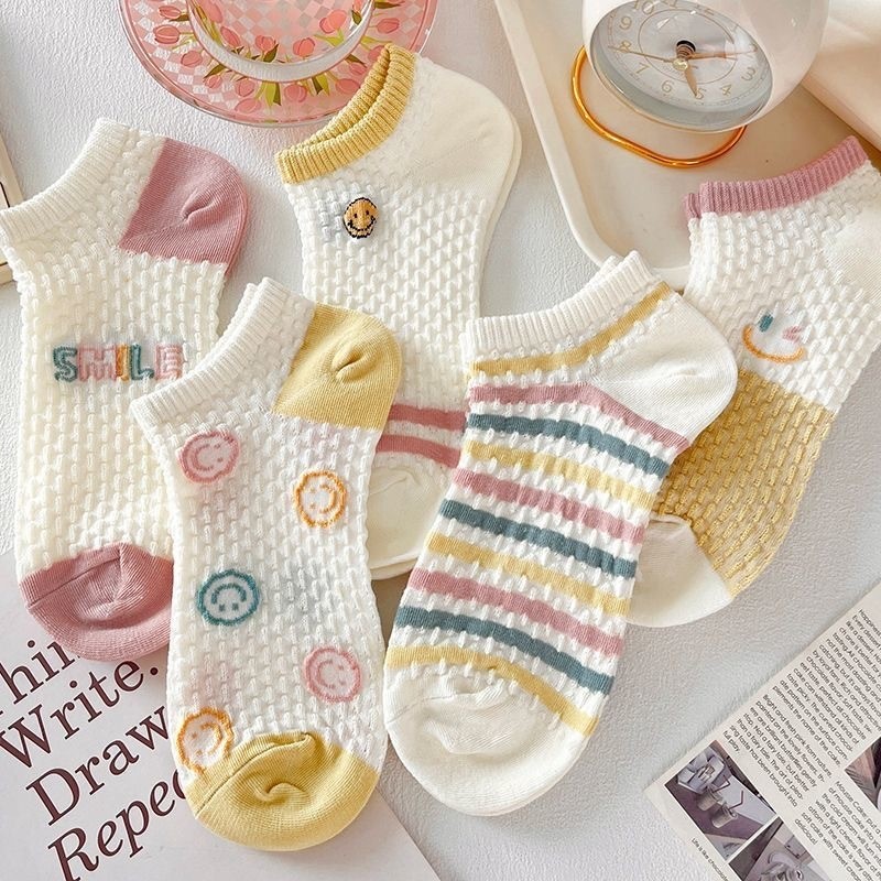 HOME818 ถุงเท้าข้อสั้น (5ลาย/10คู่) ลายหน้ายิ้ม ถุงเท้าแฟชั่นเกาหลี เนื้อผ้านุ่มงานถักอย่างดี B56