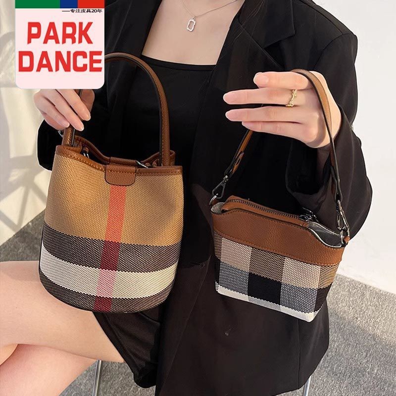 Dance2024 รูปแบบใหม่ Child-Mother Canvas Bucket กระเป๋าสะพายแบบพกพา กระเป๋าสะพายข้างผู้หญิง