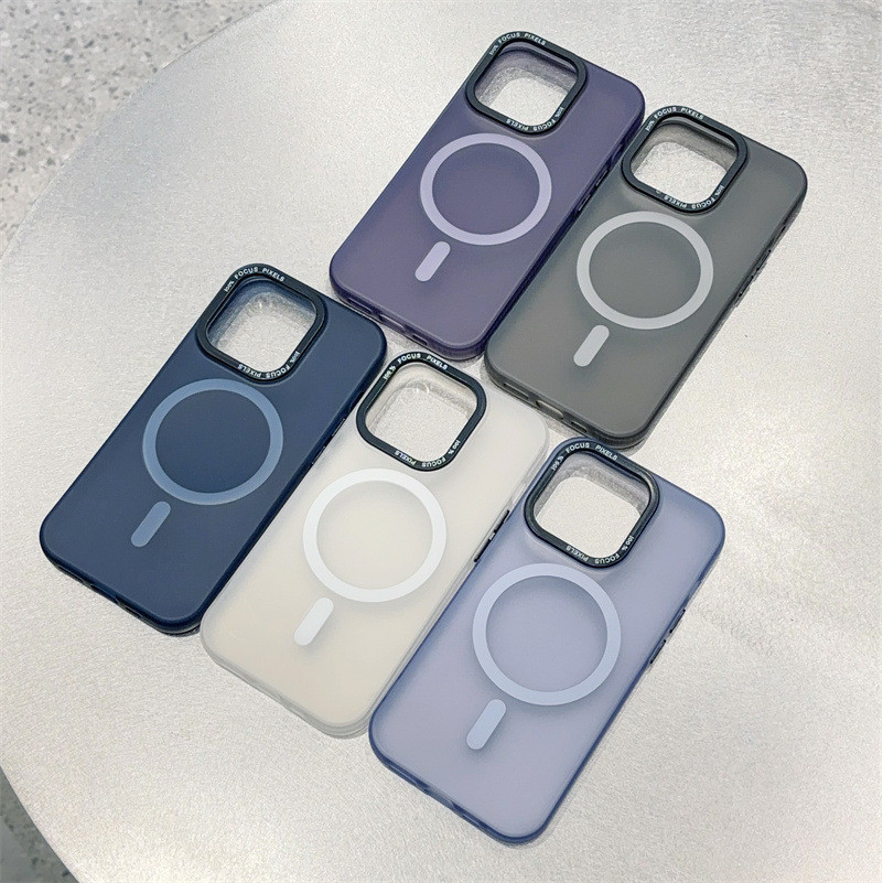 เหมาะสําหรับ 14Promax เคสโทรศัพท์แม่เหล็กฝ้าบางเฉียบกึ่งโปร่งใส IPhone 15 เคสป้องกันแบบนุ่มรวมทุกอย่าง