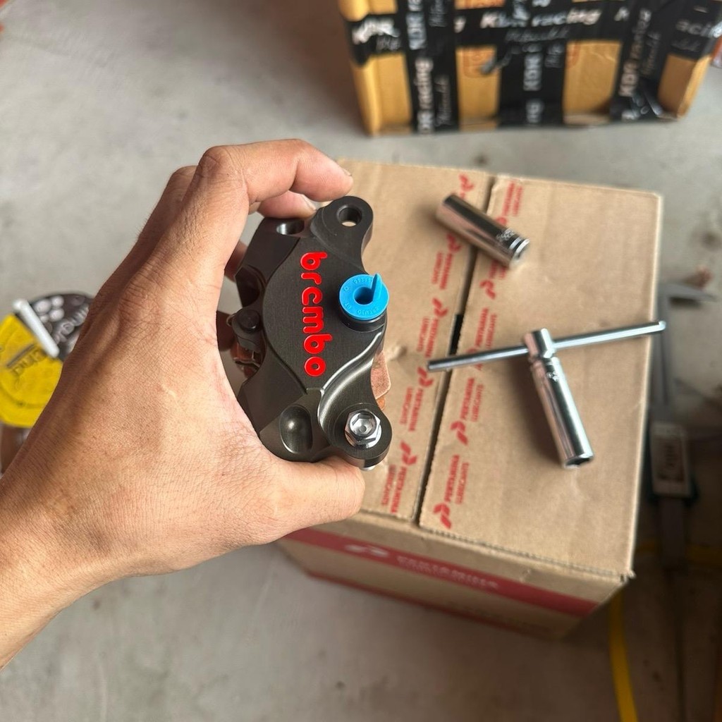 น็อตกลึงมือ NBP น็อตกลึงใส่ปั้มด้วง/ปักข้างได้ ขนาด m8*35 ถอดของเดิมวัดก่อนสั่ง ราคาต่อ 1 ตัว