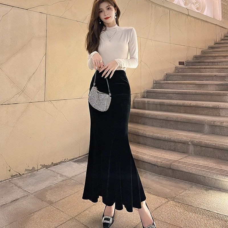 ผู้หญิงฤดูใบไม้ร่วงใหม่เอวสูงสลิมมิ่งกํามะหยี่ หางปลา กระโปรง