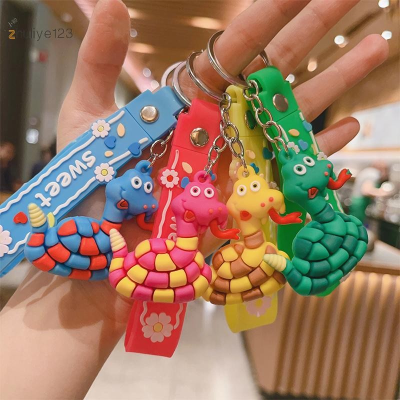 <zhuliye123> 2025 ปีงูจี้จีน Zodiac Lucky พวงกุญแจ Creative Key แหวนผู้หญิงผู้ชายกระเป๋า Charm อุปกรณ์เสริมของขวัญ Nice