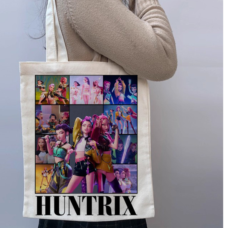 กระเป๋าโท้ต Kpop Demon Hunters สุดพิเศษออกแบบเฉพาะสําหรับแฟนๆ Kpop และ Fashionistas