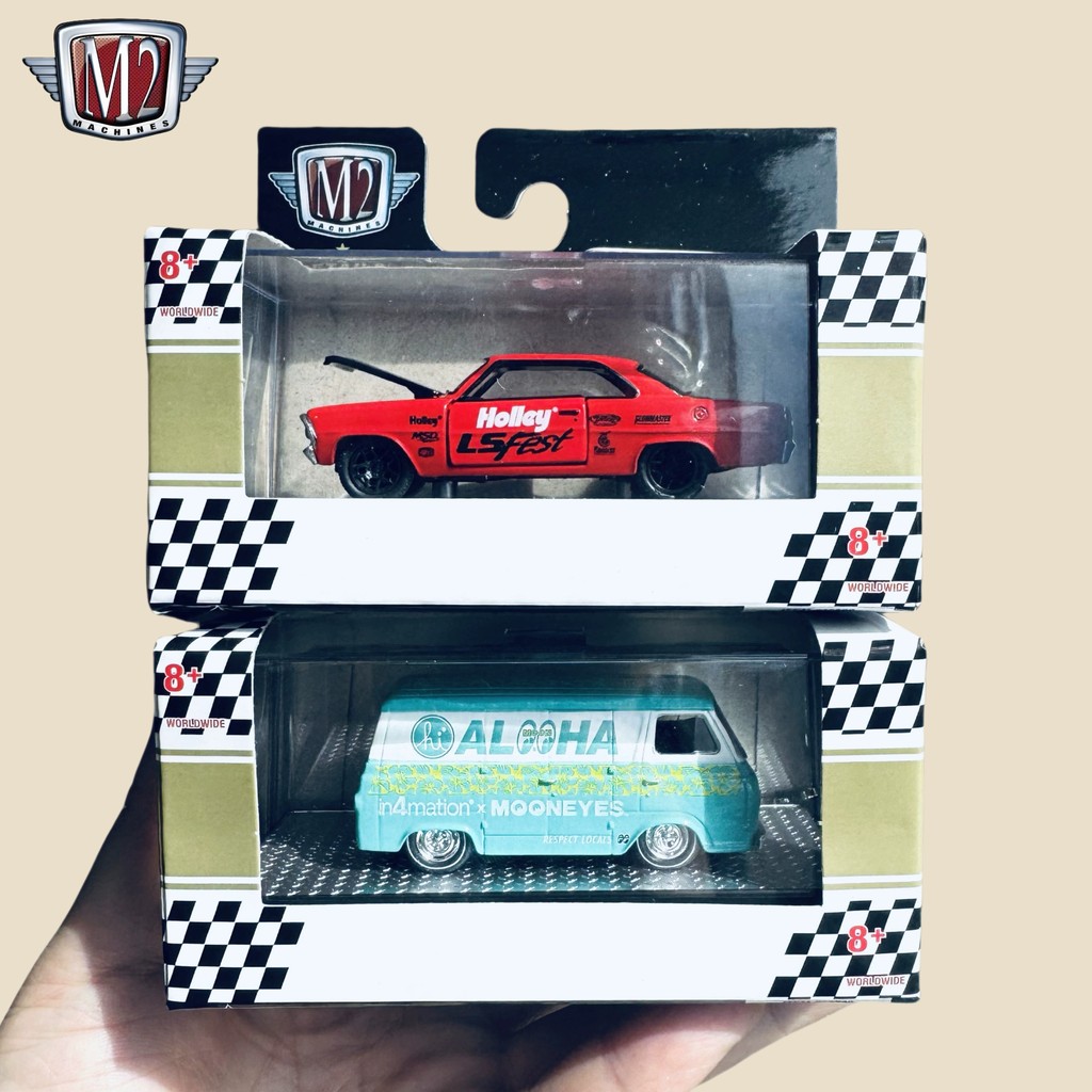 M2 Machines 1:64 ชุดรถDiecast Vintage – Red Classic Coupe & Blue Retro Busพร้อมประตูเปิด