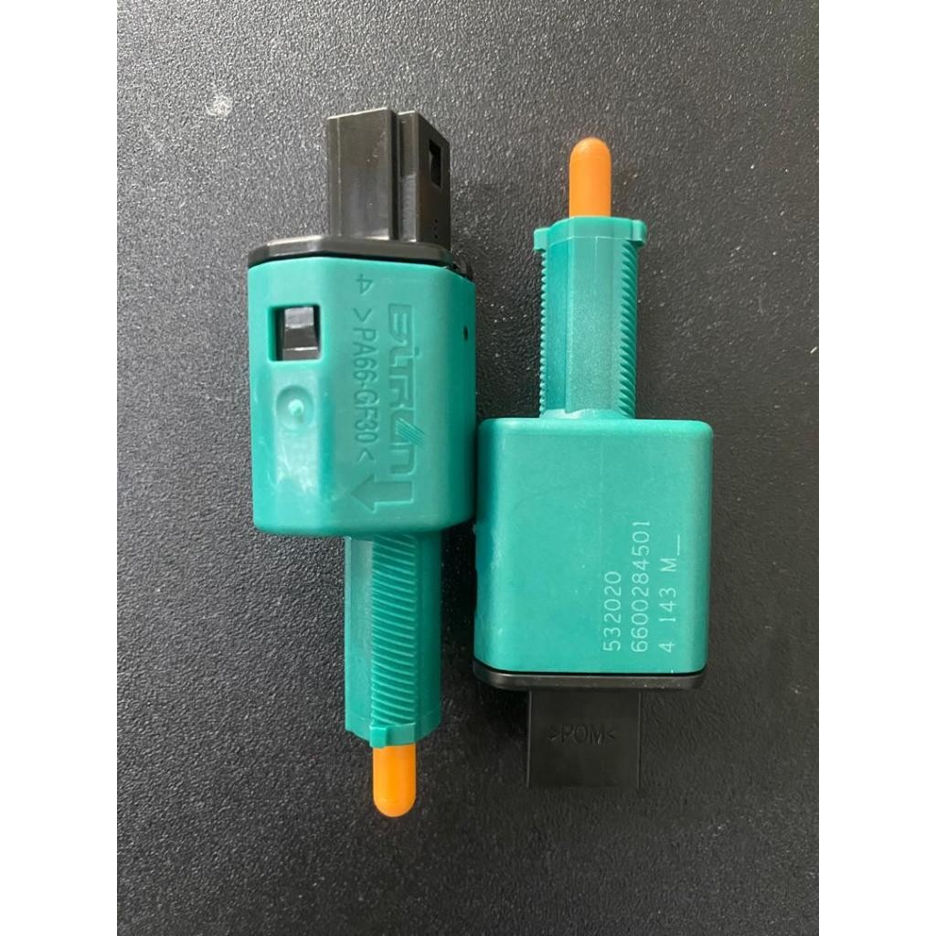 PROTON GEELY X50 สวิตช์เบรก / เบรค SUIS STOP LAMP 100 % ใหม่