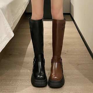 JINxCHOY เข็มขัดหัวสีน้ําตาล All-Match Retro กับรองเท้าหนังPU ยี่ห้อ Knight Sole สำหรับฤดูใบไม้ร่วงและฤดูหนาว ใส่ง่าย ทนทาน และป้องกันการลื่นไถล