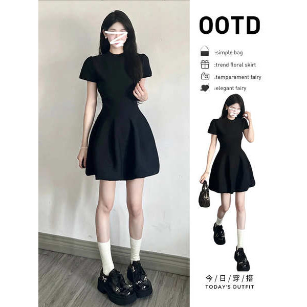 vynn official กางเกงขาบานสไตล์ฝรั่งเศส ชุดเดรสสีดำสไตล์ฝรั่งเศสสำหรับผู้หญิงฤดูร้อนปี2025กระโปรงสีดำ