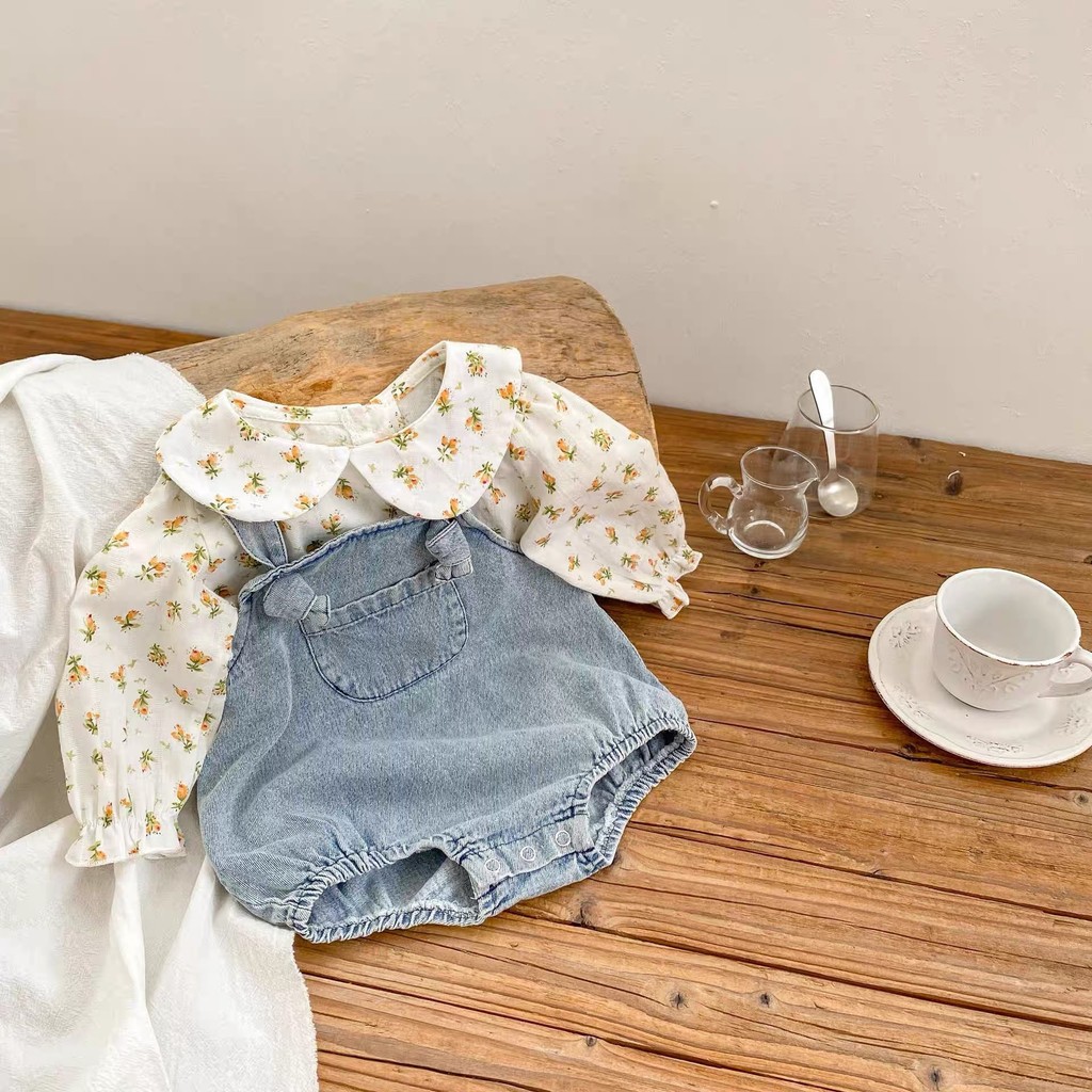เสื้อดอกไม้สำหรับทารกอายุ 0-3 ปี + ชุดเอี๊ยมยีนส์บาง สีฟ้าอ่อน