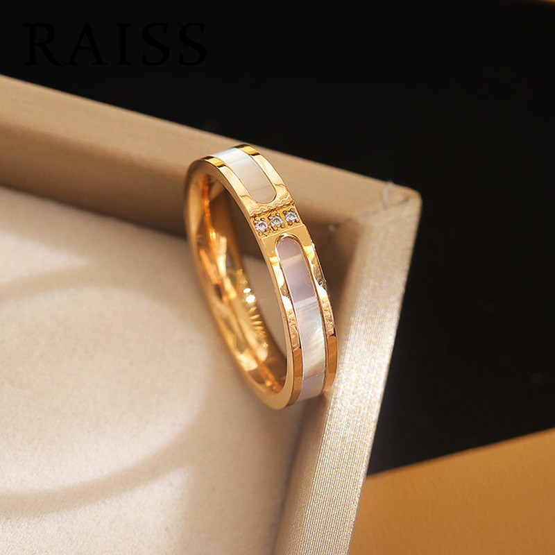 เครื่องประดับแหวนเพชรสามเหลี่ยมสแตนเลสแฟชั่นสตรี Rose Gold