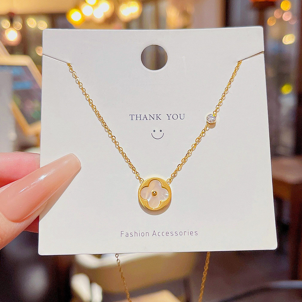 สร้อยคอ 18K Gold ไทเทเนียมเหล็กไม่ซีดจาง จี้ใบโคลเวอร์สี่แฉก ดอกไม้จี้ สําหรับผู้หญิง เครื่องประดับ