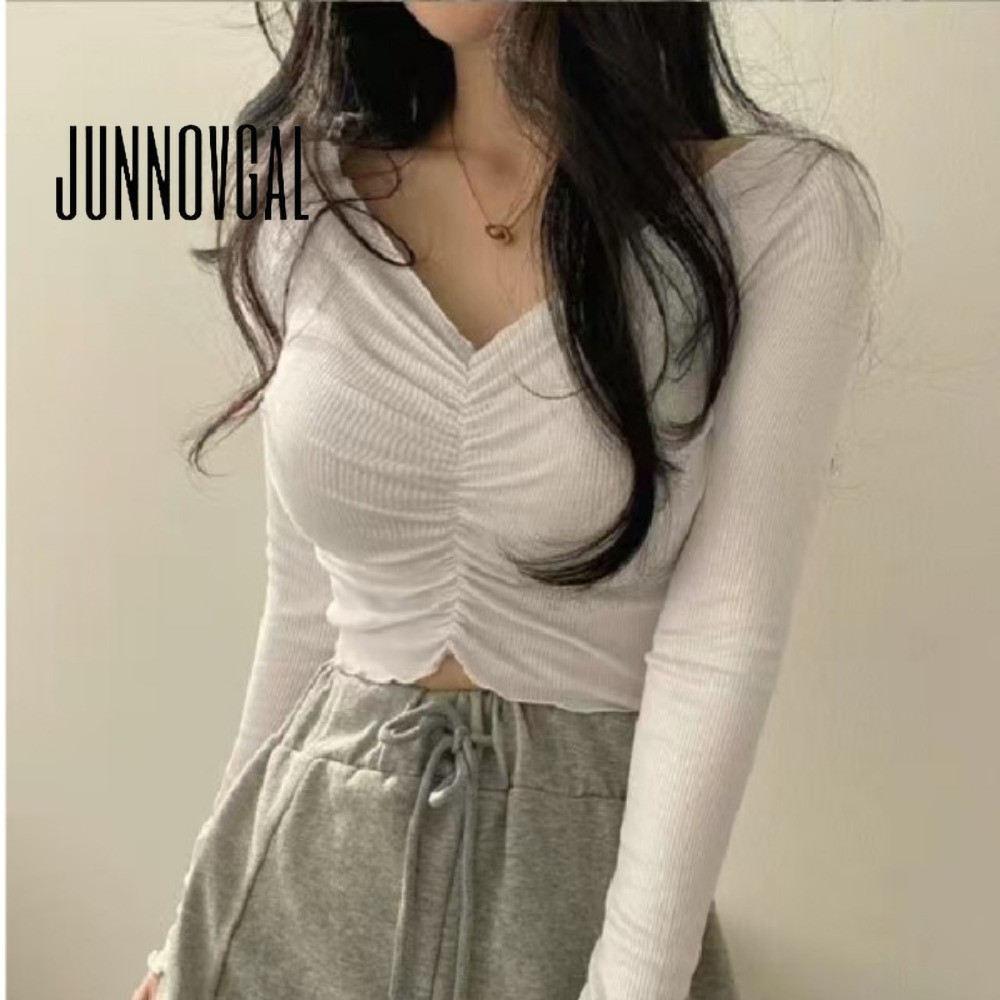 Junnovgal เสื้อยืดผู้หญิง Slim Fit แขนยาวจีบคอวี 2024 สไตล์ใหม่สีทึบ